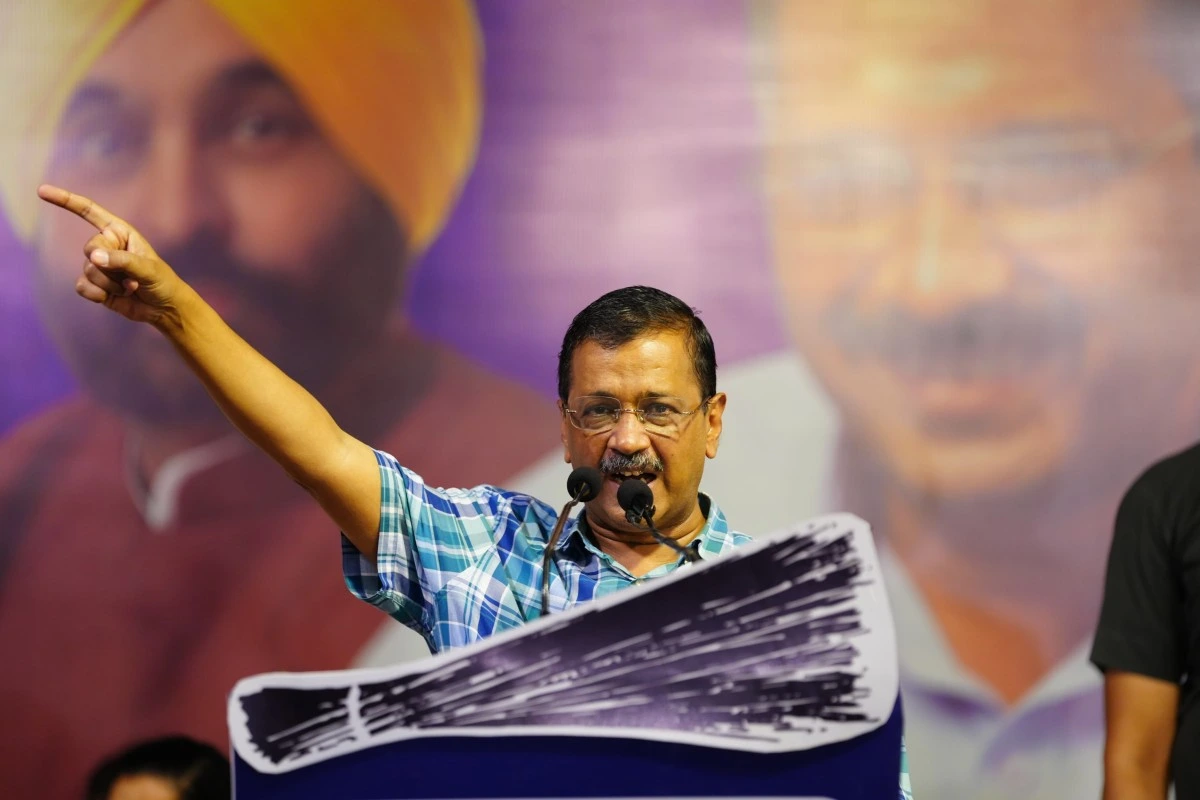 Kejriwal और Bhagwant Mann ने की Ludhiana West में जनसभा – बोले, “Sanjeev Arora को जिताइए, हम बनाएंगे Cabinet Minister”